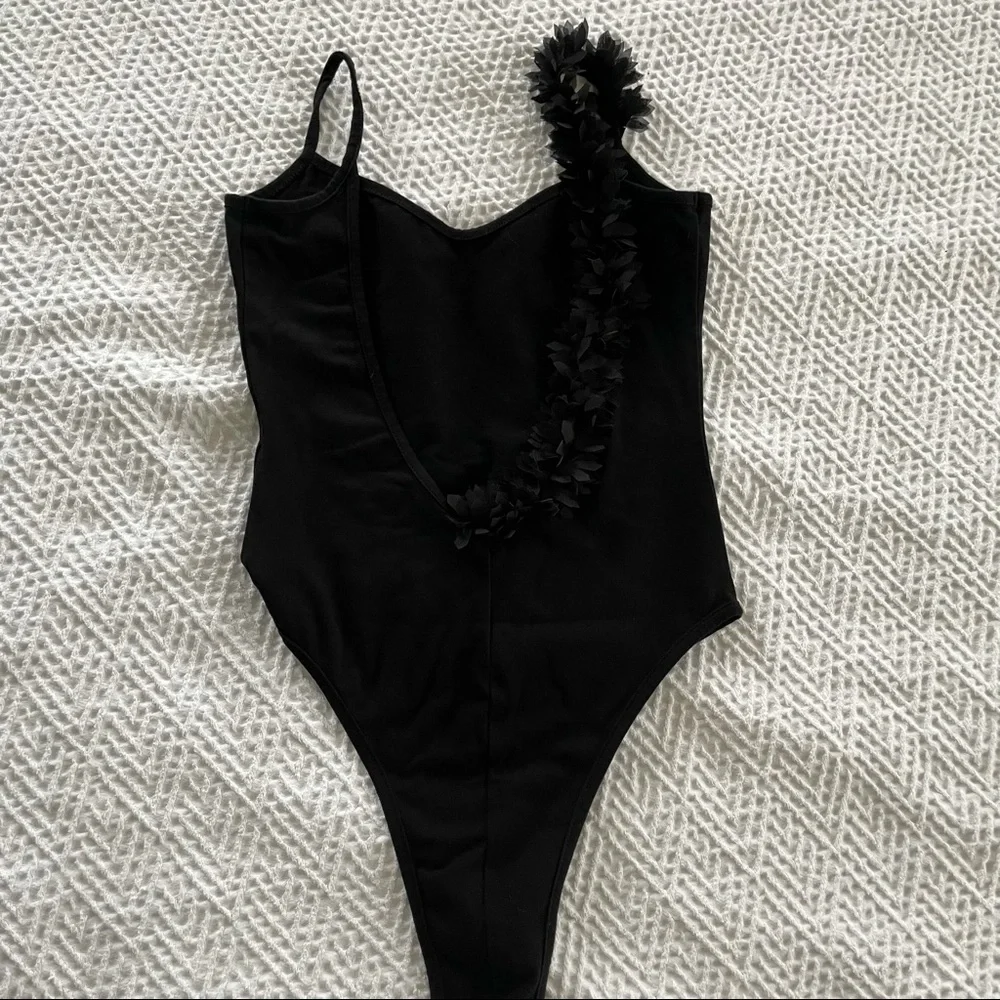 Black Floral Accent Body - Picture 6 of 8